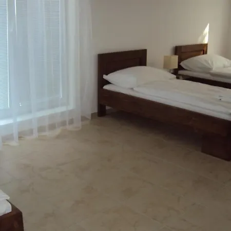 Motel Senec 모텔 3*