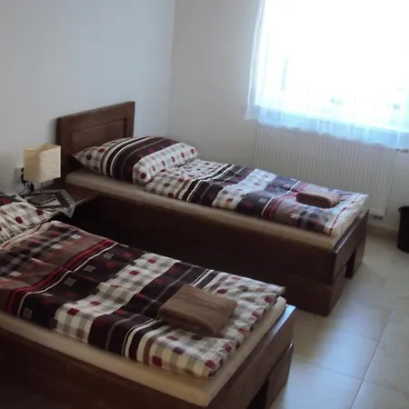 Motel Senec 모텔 3*