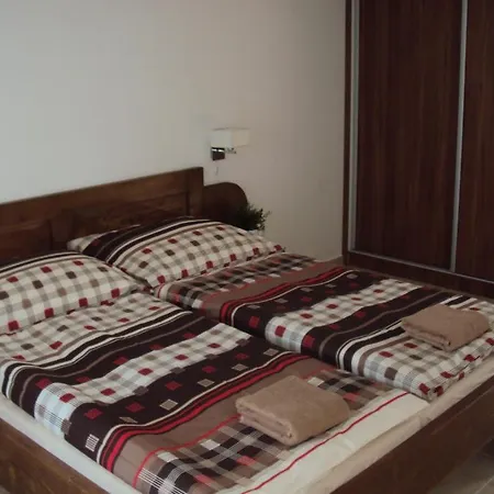 모텔 Motel Senec 세네츠