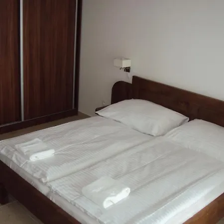 Motel Senec 모텔 세네츠