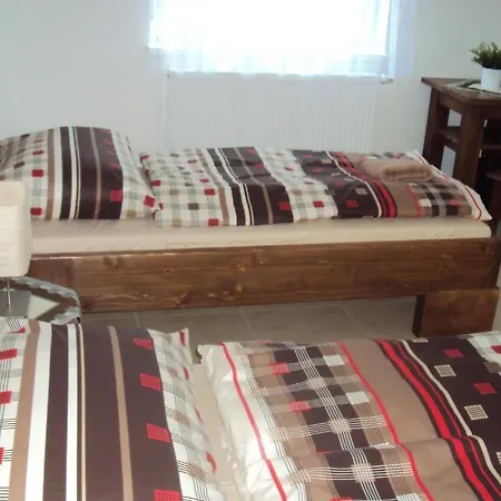 Motel Senec 세네츠