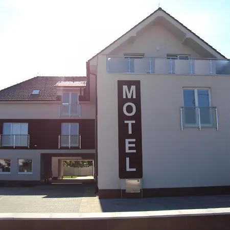 Motel Senec 3* 세네츠